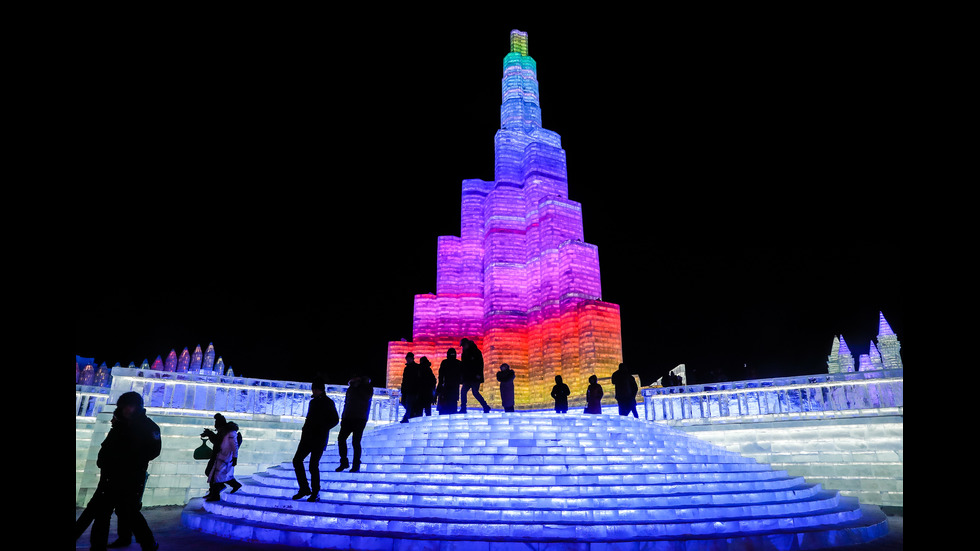 Откриха най-големия леден фестивал в Китай