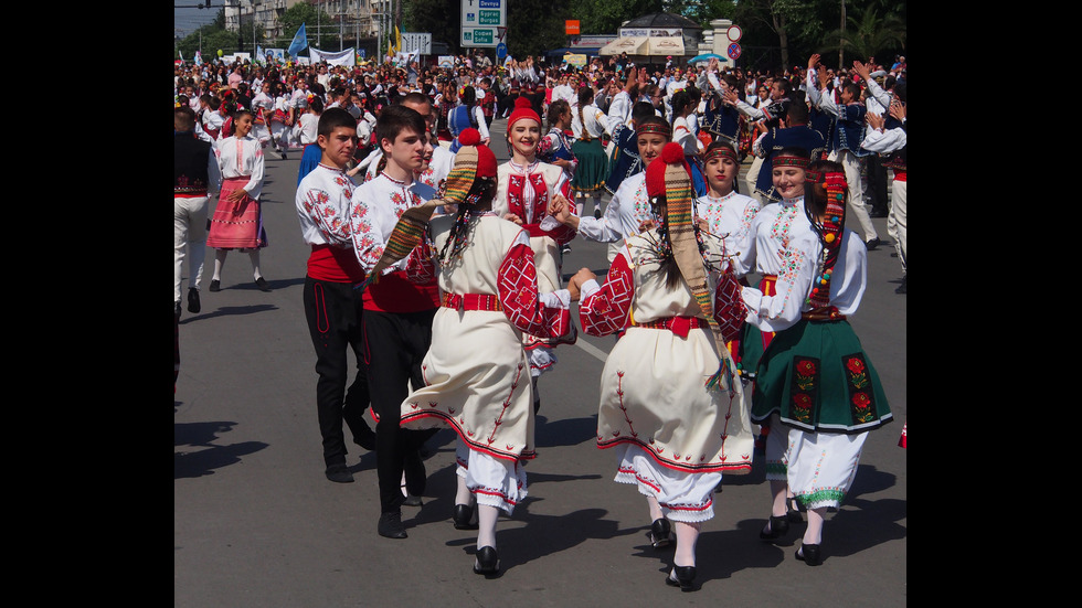 Празнично шествие във Варна