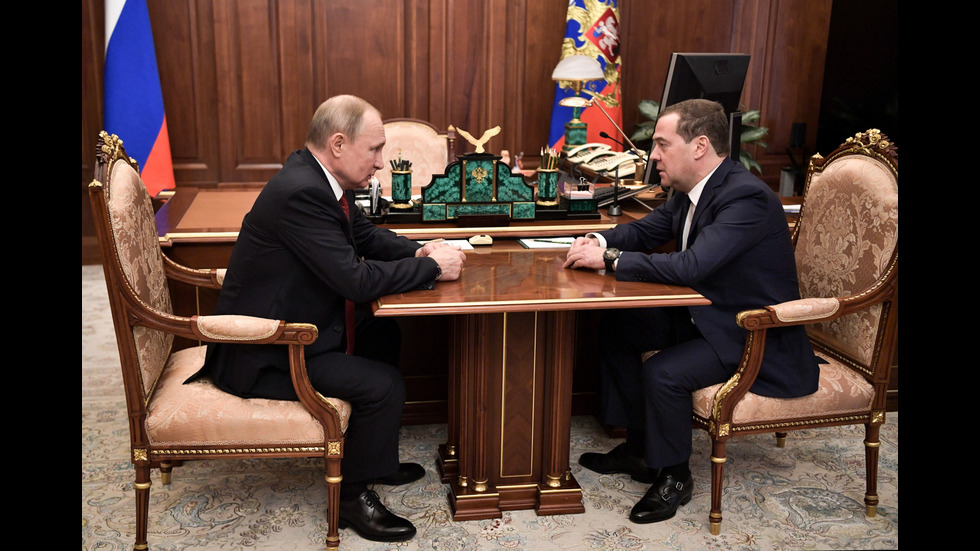 Медведев подаде оставката на руското правителство