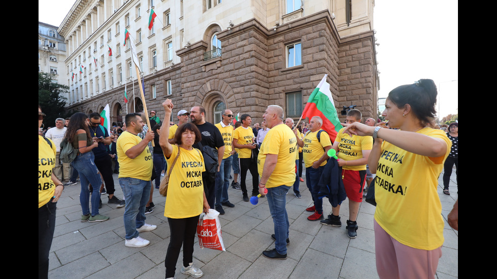 Започна 76-ият протест в София