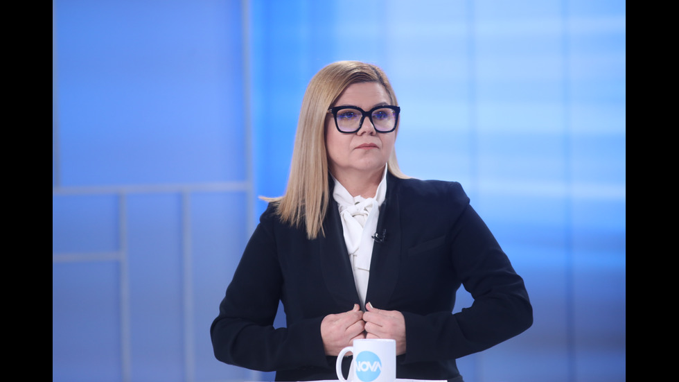 ЗАД КАДЪР: Изборният ден по NOVA В СНИМКИ