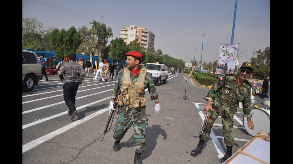 Нападение по време на военен парад в Иран, има убити и ранени