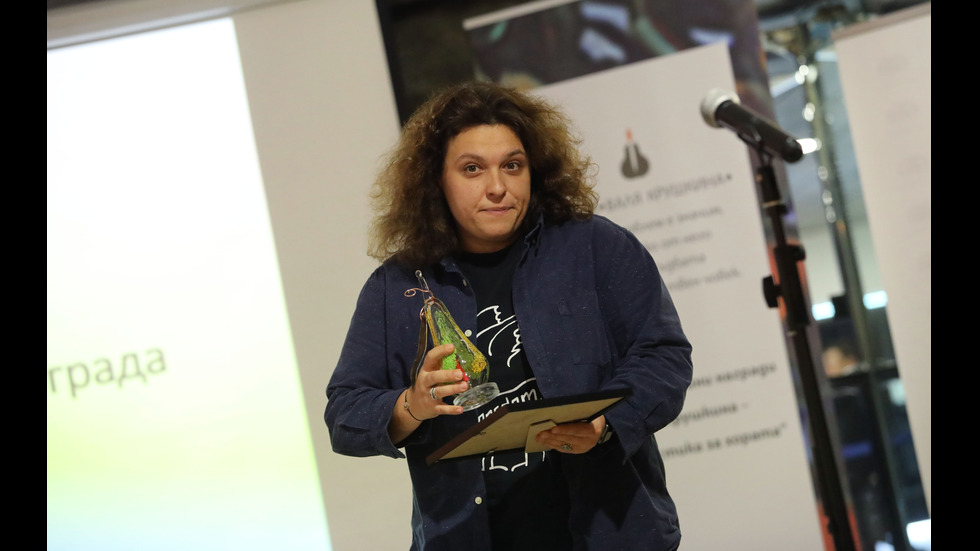 Репортерът на NOVA Владислава Тричкова с награда от конкурса "Валя Крушкина"