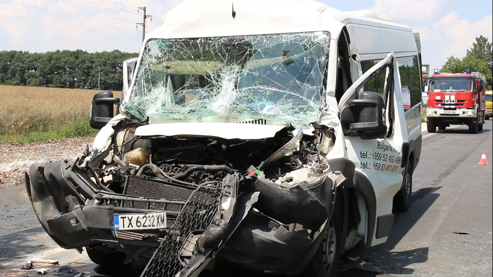 Тежка катастрофа на пътя Добрич-Варна