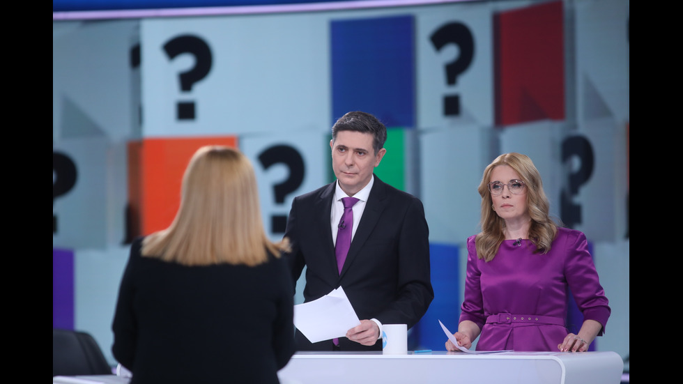 ЗАД КАДЪР: Изборният ден по NOVA В СНИМКИ