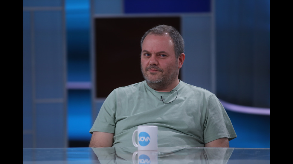 ЗАД КАДЪР: Изборният ден по NOVA В СНИМКИ