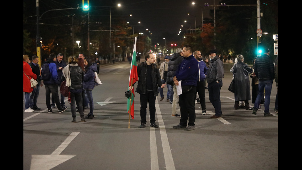 Протестиращи блокираха движението при "Орлов мост"