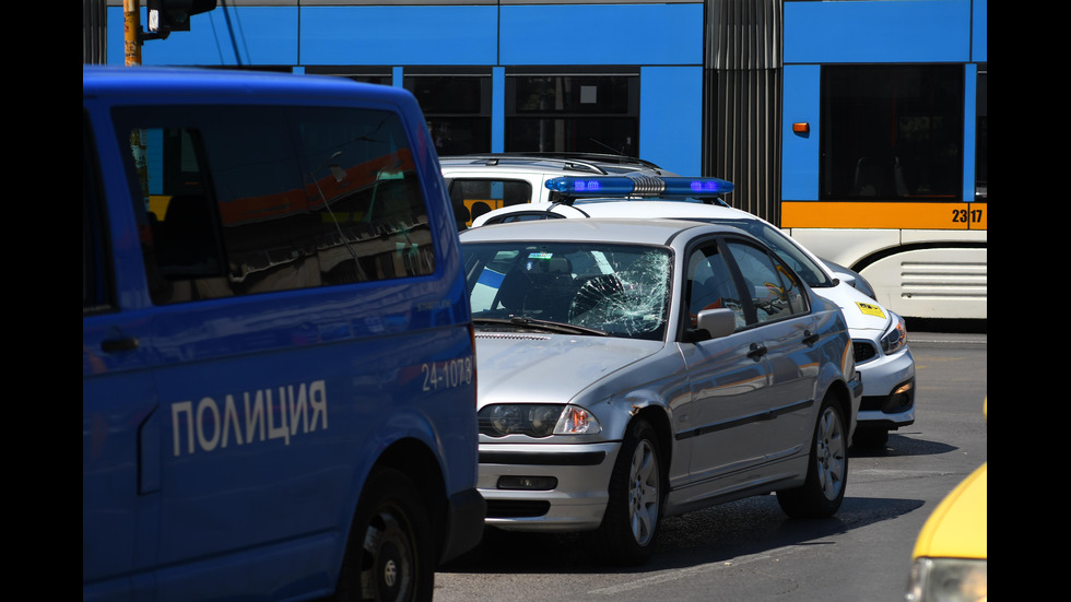 Полицай блъсна с автомобила си прокурор в София