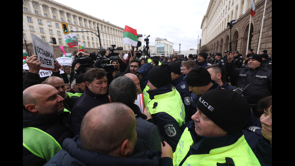 Въпреки меморандума: Част от земеделците продължават с протестите