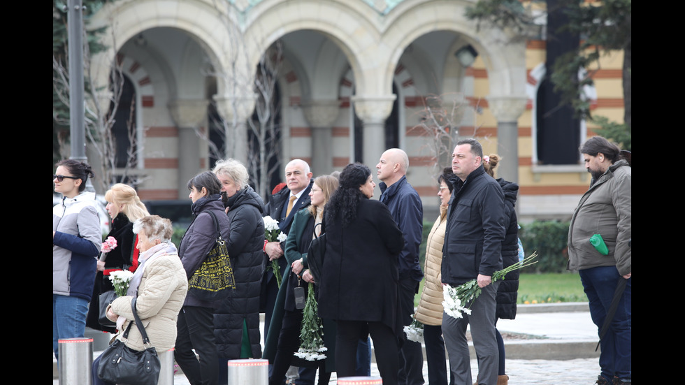 Изложиха за поклонение тленните останки на патриарха в „Св. Александър Невски”