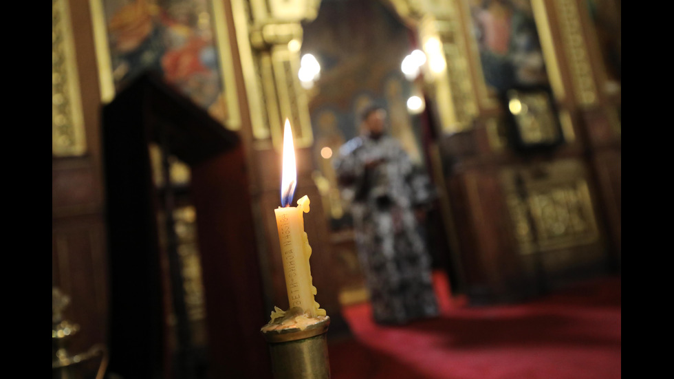 Разпети петък в столичния храм "Света Неделя"