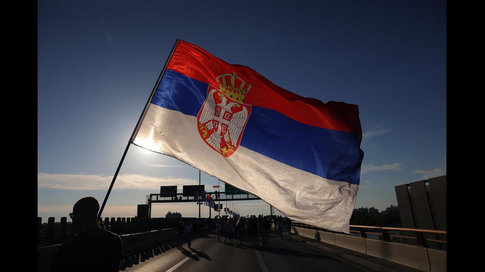 Хиляди на протест в Сърбия искат нови избори