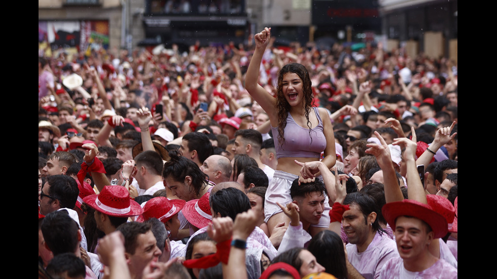 Отново надбягване с бикове в Памплона
