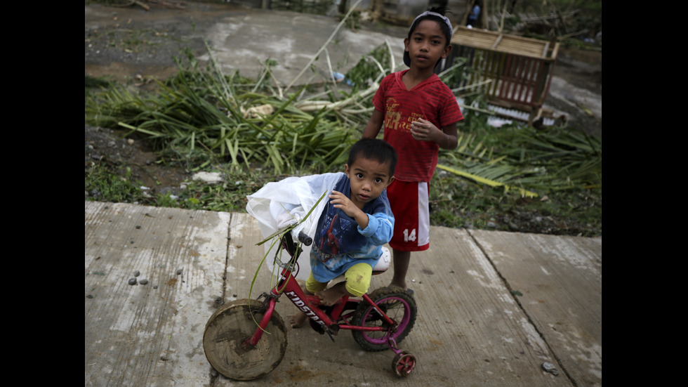 Тайфунът "Мангхут" премина през Филипините