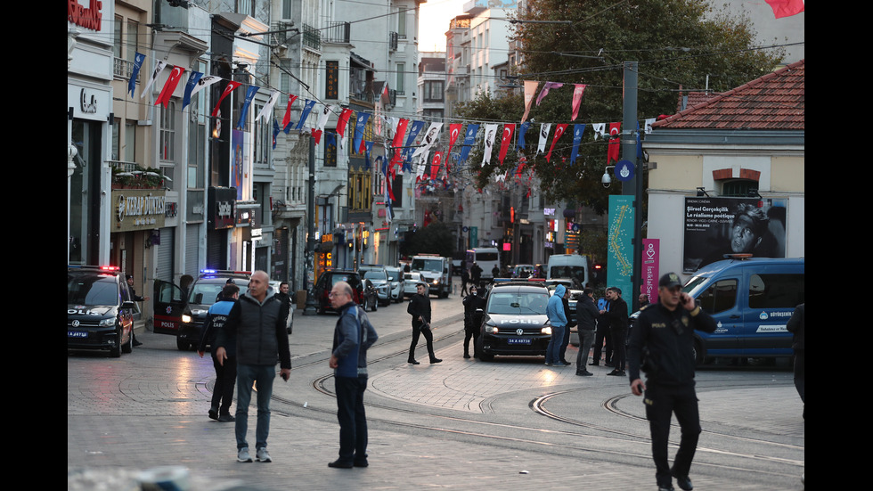 Експлозия в центъра на Истанбул, има загинали и ранени