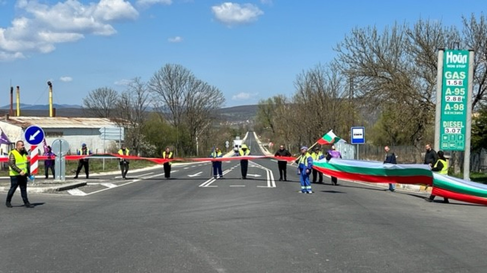 Пътни строители излизат отново на протест