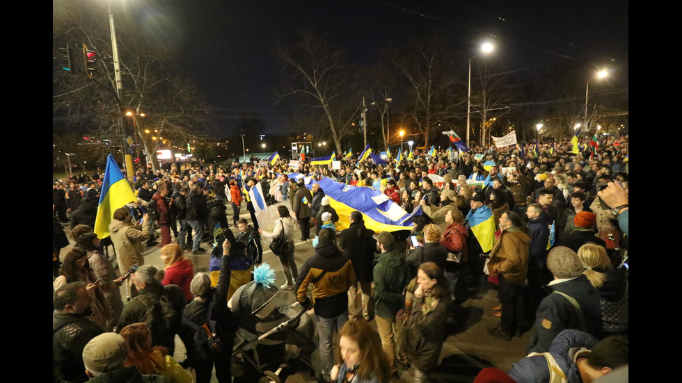 Мирно шествие в подкрепа на Украйна се провежда в София