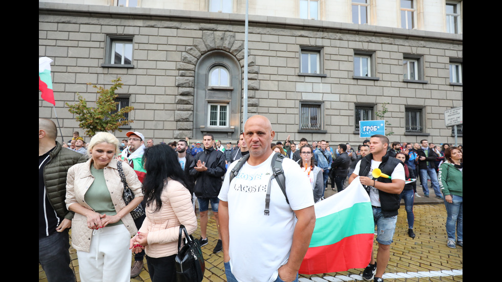 Десети ден на протести срещу властта