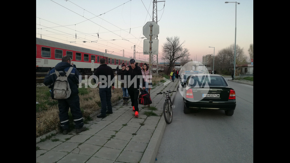 Влак помете мъж край Пловдив