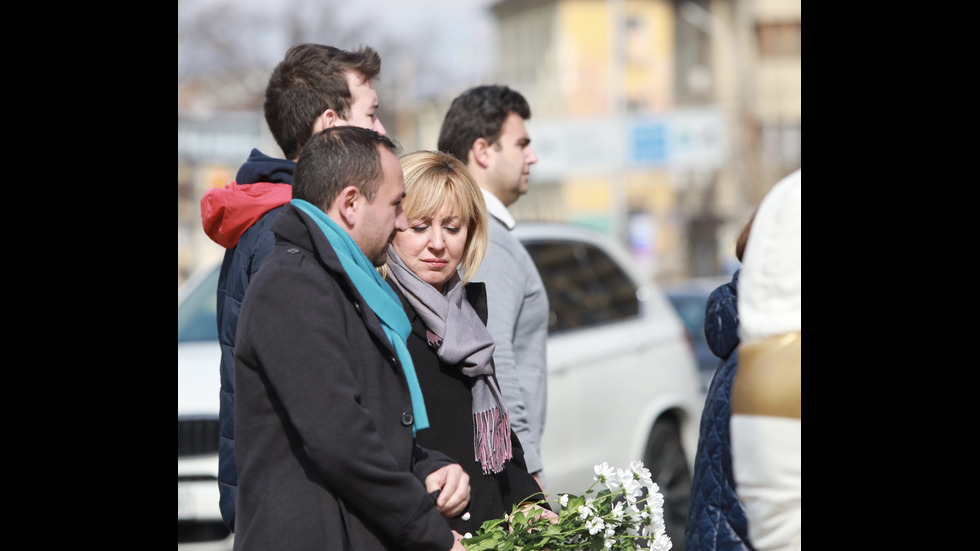 България се прекланя пред подвига на Апостола