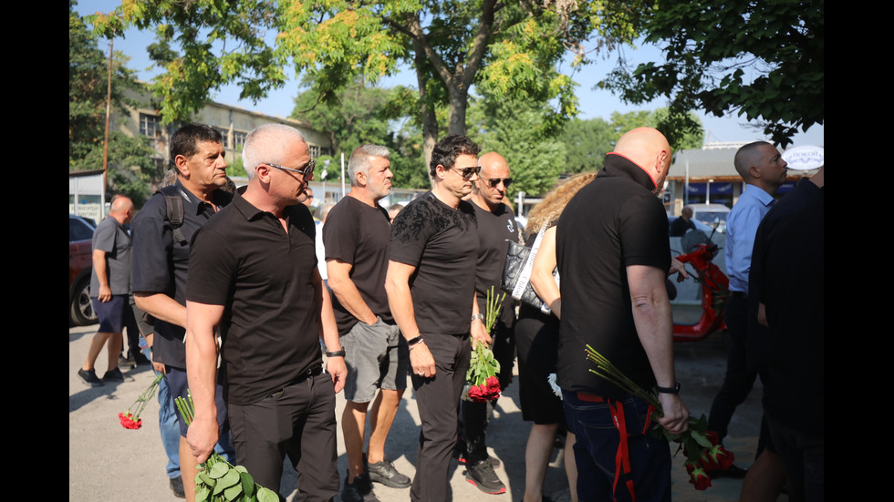 Близки и приятели се прощават с Тодор Славков