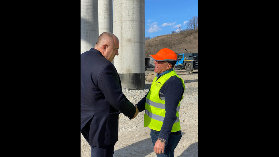 Премиерът Борисов инспектира строителството на "Хемус"