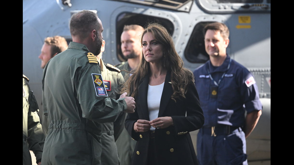 Принцесата на Уелс тества авиосимулатор в британска военна база