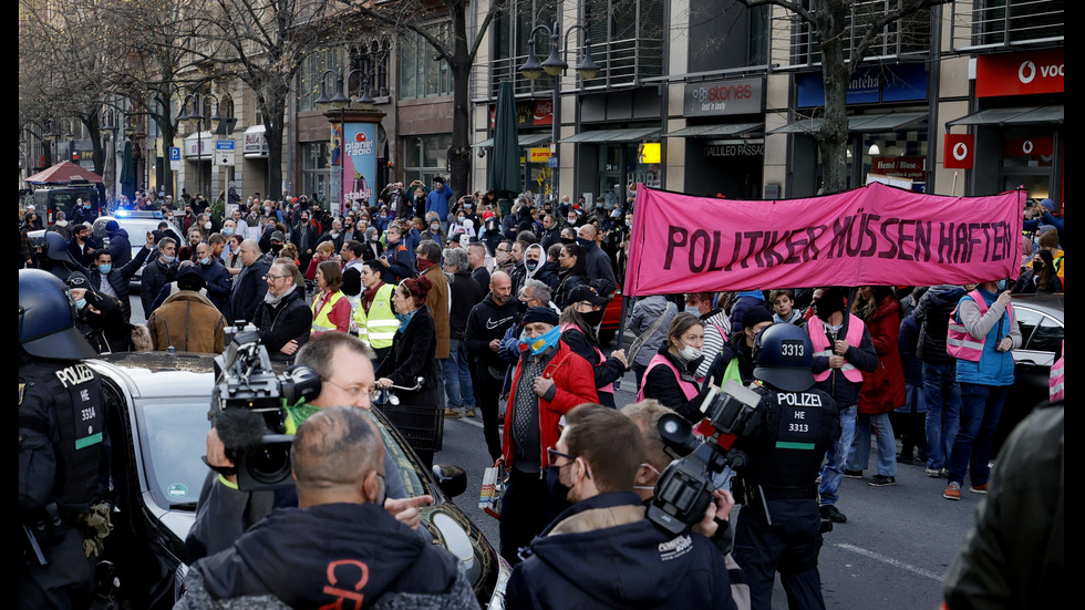 Нови протести срещу предпазните маски в Германия