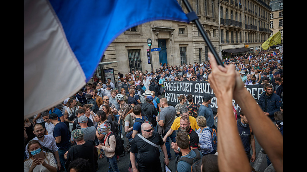 Протести във Франция срещу задължителна ваксинация за COVID-19