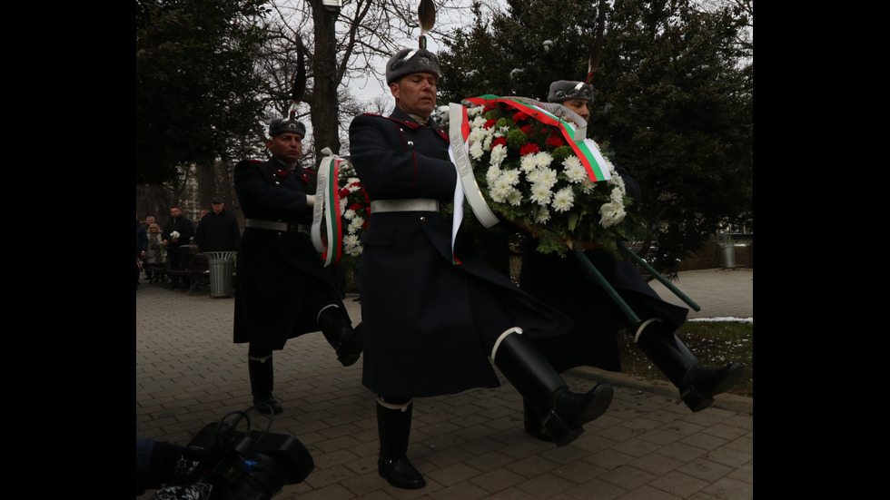 БЧК почете паметта на героите-медици