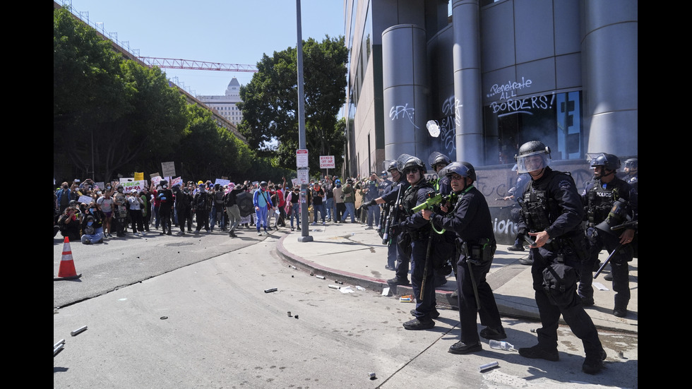 Сблъсъци между Гвардията и протестиращи в Лос Анджелис