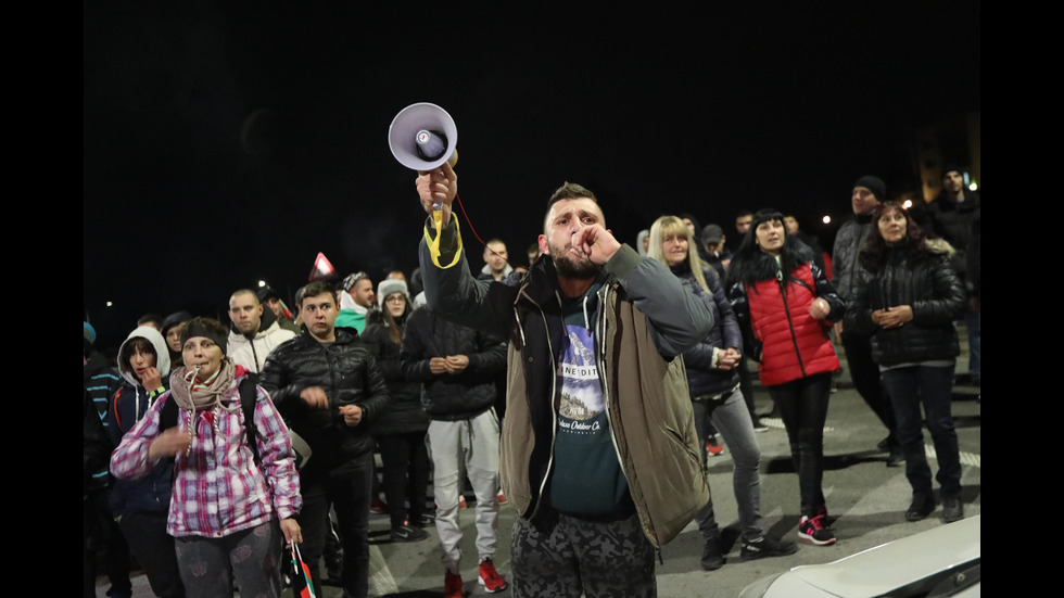 Протестиращите от Перник блокираха магистрала „Люлин”
