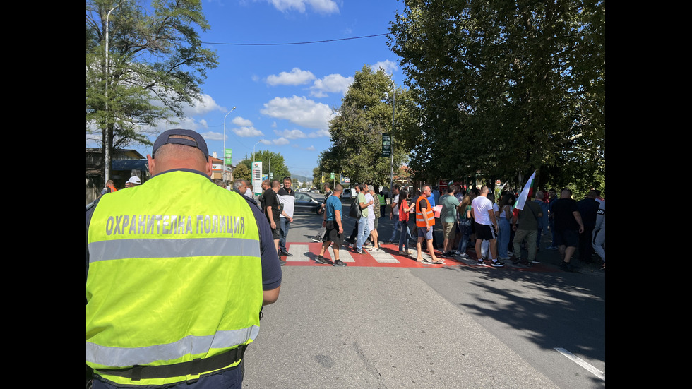 Протест на селскостопанския сектор блокира пътни артерии