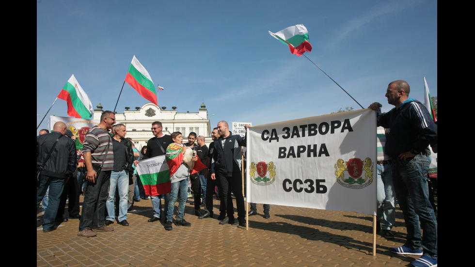 Полицаите отново на протест