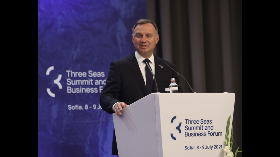 Продължава срещата на върха на инициативата „Три морета“