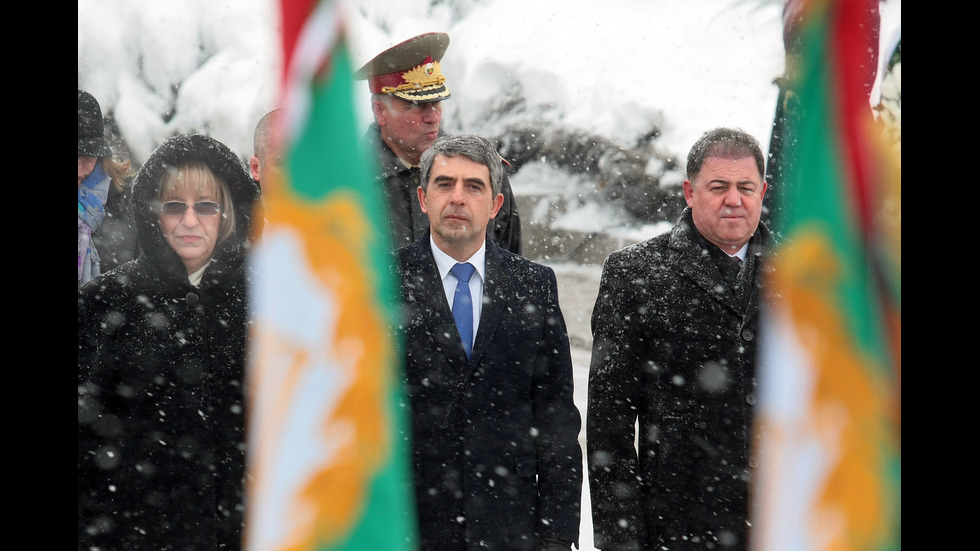Осветиха бойните знамена и знамената-светини на българската армия