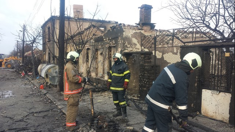 Продължава акцията по извозването на цистерните от Хитрино