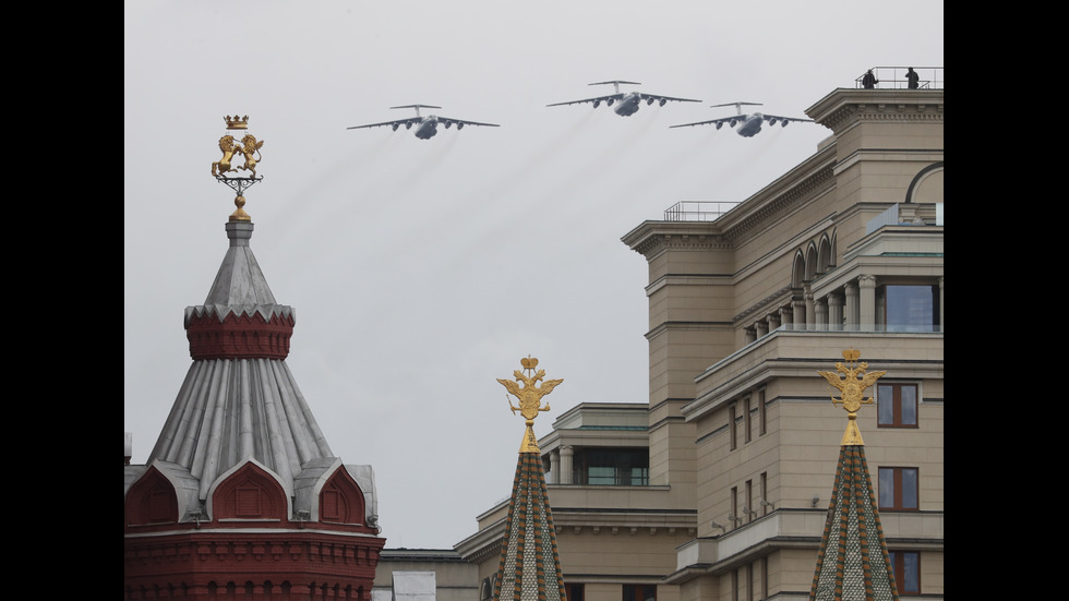 75 ГОДИНИ ОТ ПОБЕДАТА: Москва отбелязва 9 май с въздушна демонстрация