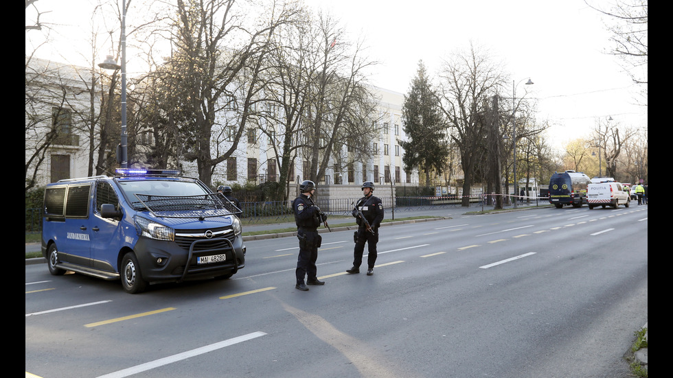 Кола се вряза в оградата на руското посолство в Букурещ