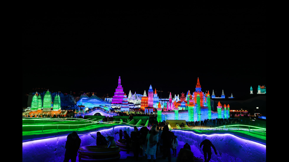 Откриха най-големия леден фестивал в Китай