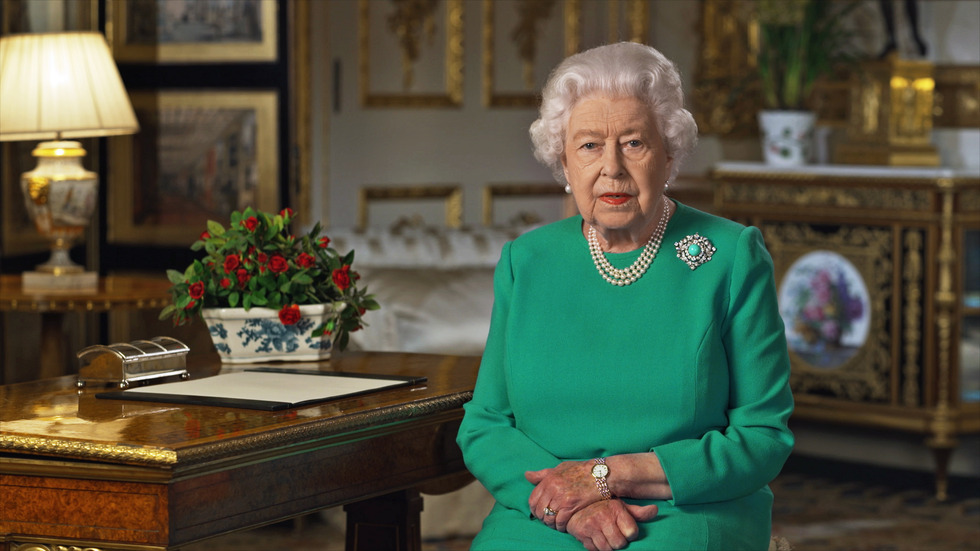 Кралица Елизабет II: Заедно ще се справим с COVID-19