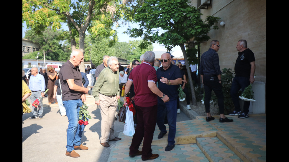 Близки и приятели се прощават с Тодор Славков