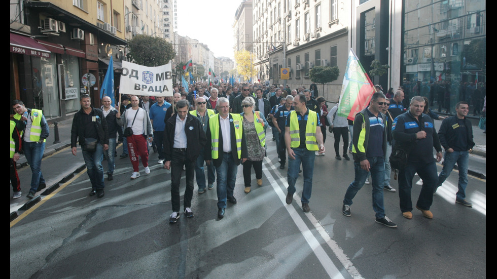 Полицаите отново на протест