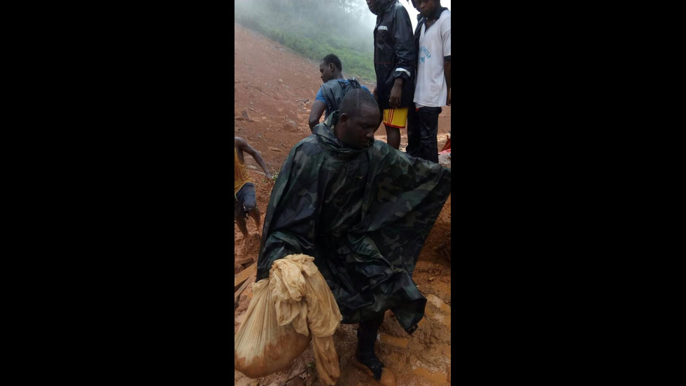 Стотици загинаха в наводнения и свлачища в Сиера Леоне