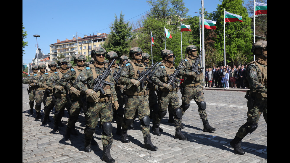 Освещаване на знамената на 6 май