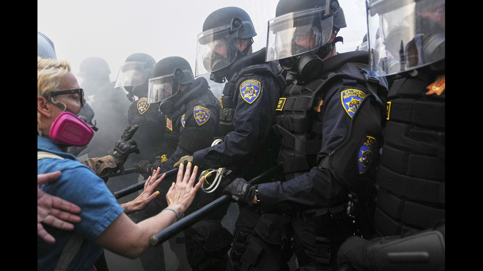 Сблъсъци между Гвардията и протестиращи в Лос Анджелис