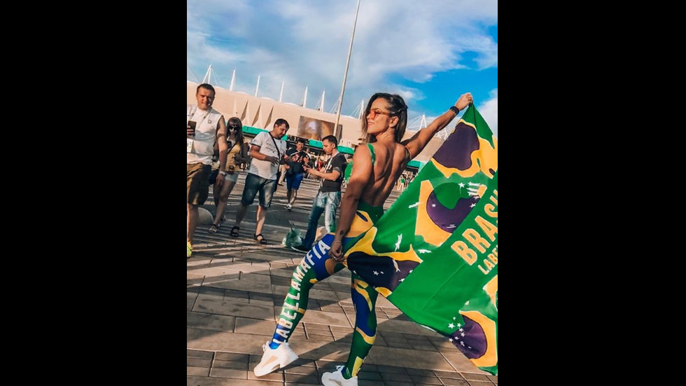 Истинска бразилка: Богиня, влюбена в голотата и футбола