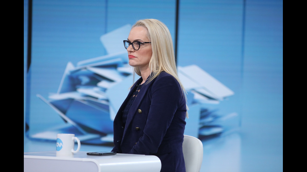 ЗАД КАДЪР: Изборният ден по NOVA В СНИМКИ