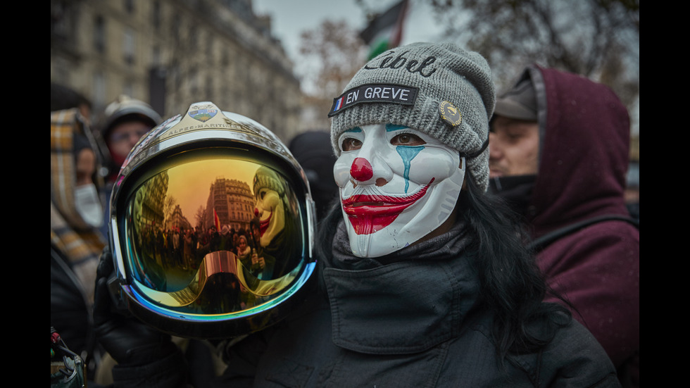 Продължава националната стачка във Франция, транспортен хаос обхвана страната