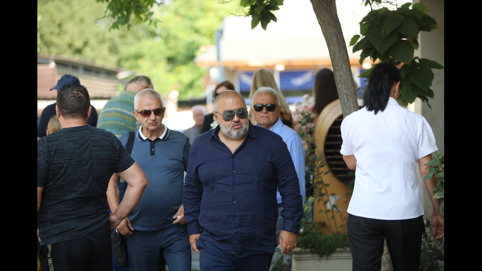 Близки и приятели се прощават с Тодор Славков